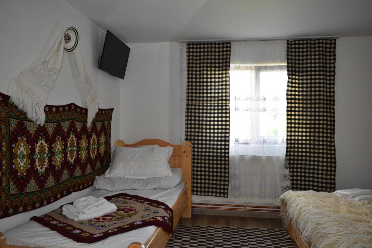 Casa Vladicu Hotell Breb Exteriör bild